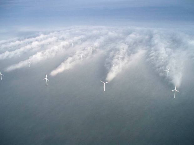 Znalezione obrazy dla zapytania wiatraki na morzu chmury